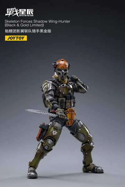 1/18 Battle for the Stars Skeleton Forces Shadow Wing-Hunter (Black & Gold Limited)ㅤ – JOYTOY – ActionFigureBrasil — close