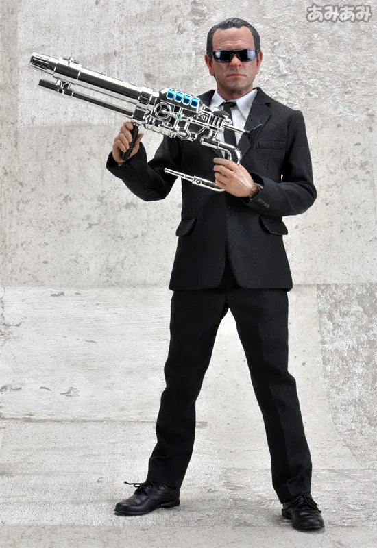 1/6 Real Masterpiece Collectible Figure - Men in Black 3: Tommy Lee Jones as Agent Kㅤ – ENTERBAY – ActionFigure Brasil