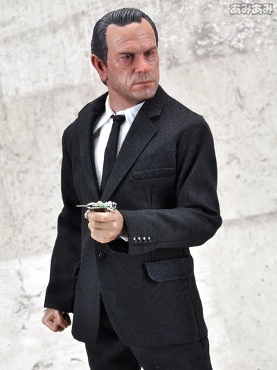 1/6 Real Masterpiece Collectible Figure - Men in Black 3: Tommy Lee Jones as Agent Kㅤ – ENTERBAY – ActionFigure Brasil — ambientada