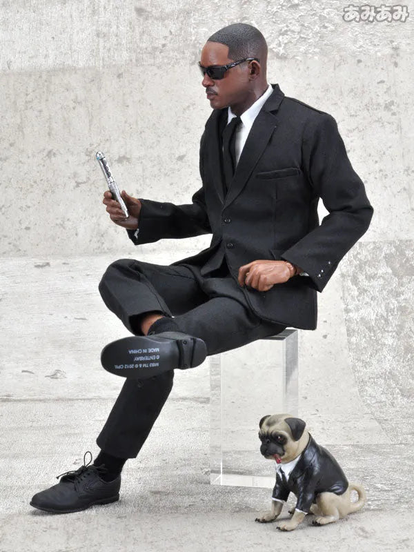 1/6 Real Masterpiece Collectible Figure - Men in Black 3: Will Smith as Agent Jㅤ – ENTERBAY – ActionFigure Brasil
