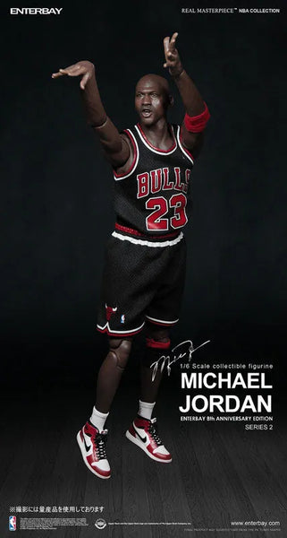 1/6 Real Masterpiece Collectible Figure/ Michael Jordan Series 2 #23 Black Uniformㅤ – ENTERBAY – ActionFigure Brasil — detalhe do produto