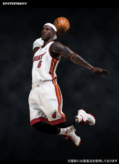 1/6 Real Masterpiece Collectible Figure NBA Collection LeBron Jamesㅤ – Enterbay – ActionFigure Brasil — acessórios