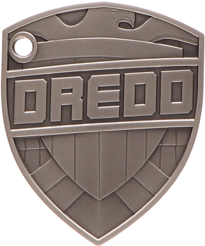 2000 AD - Judge Dredd Badge 2025 - LIMITED EDITION: 999 – 101 Collectibles – ActionFigure Brasil — close