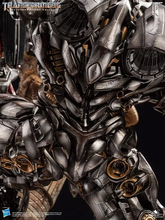 Superman (Black Suit) 1/3 Scale Statue