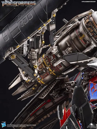 Superman (Black Suit) 1/3 Scale Statue