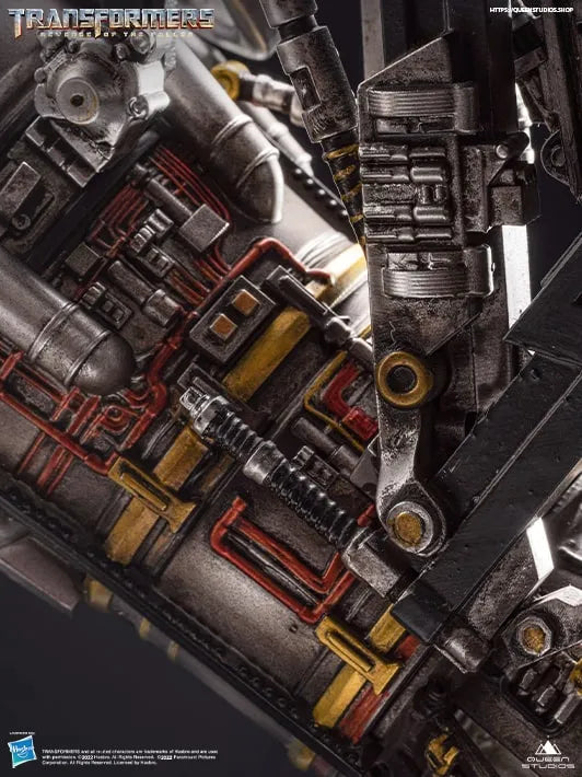 Superman (Black Suit) 1/3 Scale Statue