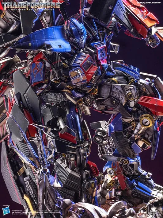 Superman (Black Suit) 1/3 Scale Statue