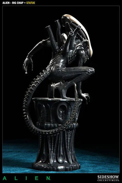 Alien - Statue: Big Chap Alienㅤ – Sideshow Collectibles – ActionFigureBrasil — ângulo diferente