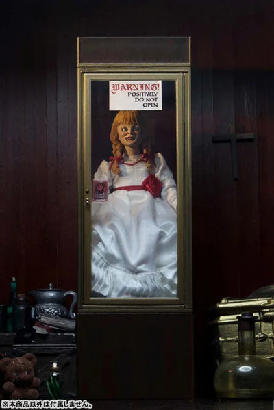 Annabelle Comes Home / Annabelle 8 Inch Action Dollㅤ – Neca – ActionFigure Brasil — ângulo diferente