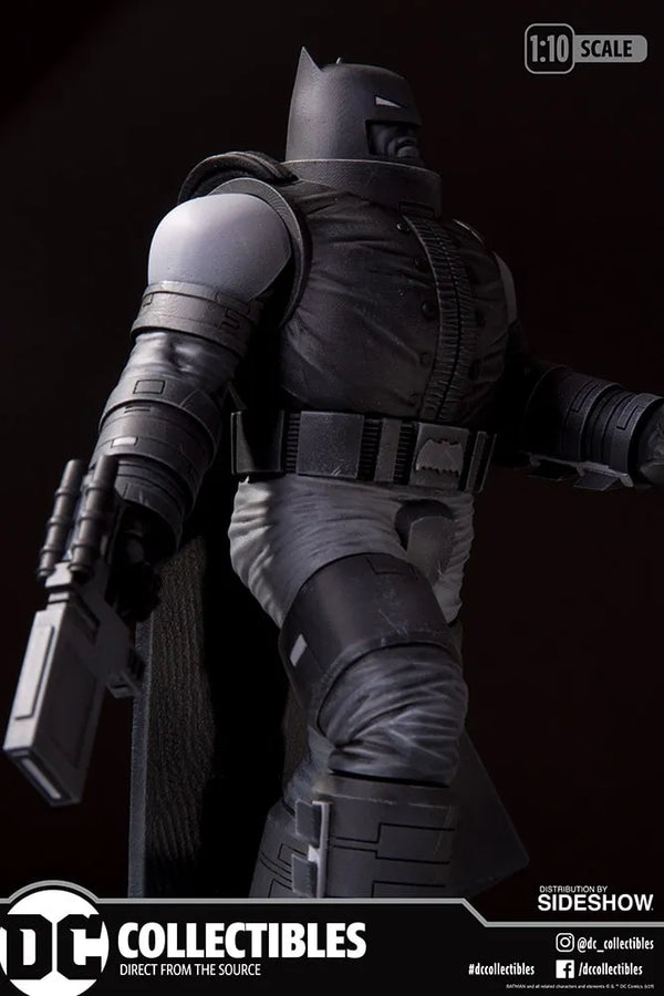 Armored Batman - LIMITED EDITION: 5000 – DC Direct – ActionFigure Brasil