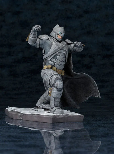 ARTFX+ - Batman vs Superman Dawn of Justice: Batman DAWN OF JUSTICE 1/10ㅤ – Kotobukiya – ActionFigure Brasil — embalagem