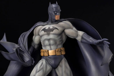ARTFX DC UNIVERSE Batman HUSH Renewal Package 1/6ㅤ – Kotobukiya – ActionFigureBrasil — iluminação de estúdio