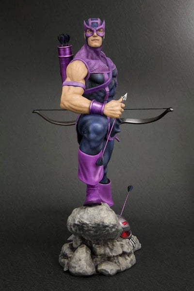 Avengers - Hawkeye - Fine Art Statue - 1/6 (Kotobukiya)ㅤ – Kotobukiya – ActionFigureBrasil — ângulo diferente