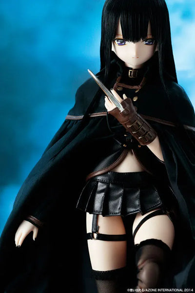 Azone Original 50cm Doll - Black Raven Series Cecily / Darkness Soul -Samayoeru Tamashii- Complete Dollㅤ – Azone International – ActionFigureBrasil — com base expositora