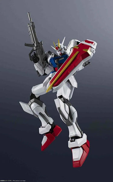 Bandai Gundam Universe GAT-X105 Strike Gundam Figure (Gundam SEED)ㅤ – Bandai Spirits – ActionFigureBrasil — ambientada