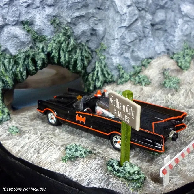 Batman 1966 TV Series - Bat Cave Sculptureㅤ – Puella Magi Madoka Magica – ActionFigureBrasil