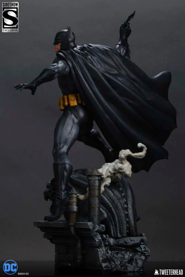Batman™ (Black and Gray Edition) - LIMITED EDITION: 300 (Quarter Scale) – Tweeterhead – ActionFigure Brasil