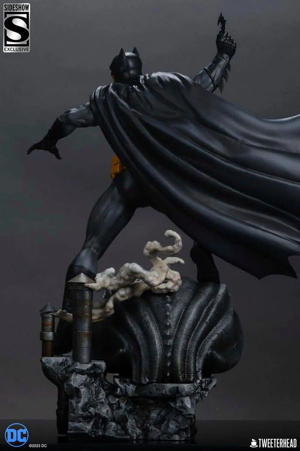 Batman™ (Black and Gray Edition) - LIMITED EDITION: 300 (Quarter Scale) – Tweeterhead – ActionFigure Brasil