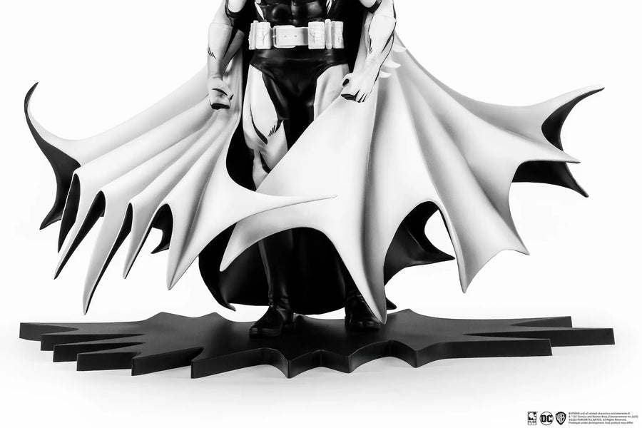Batman Black & White Version (PX Exclusive) - LIMITED EDITION: 2000 (Black & White Version) – PureArts – ActionFigure Brasil