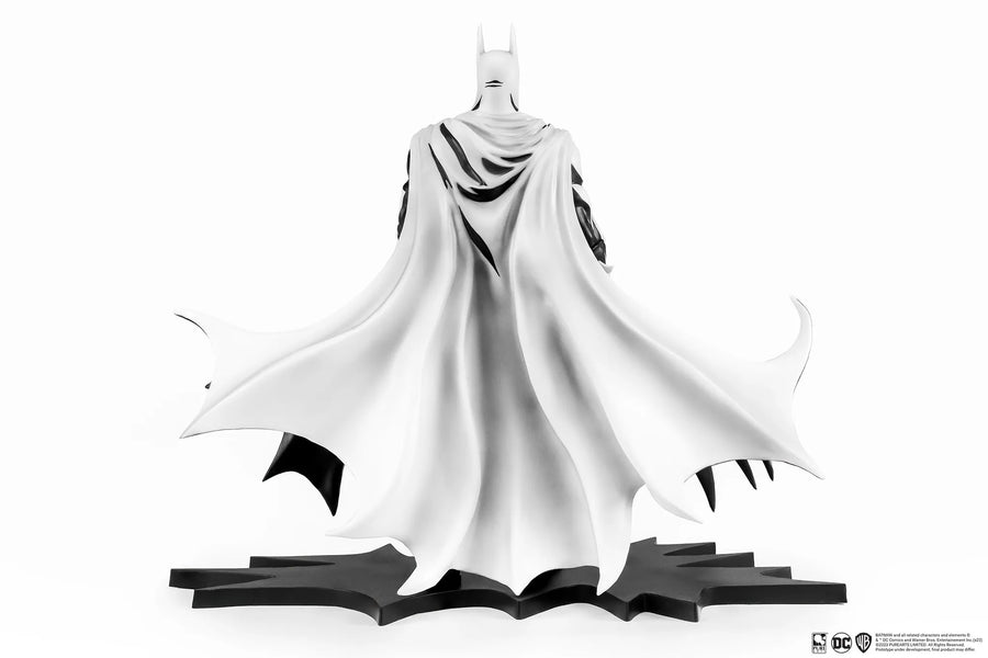 Batman Black & White Version (PX Exclusive) - LIMITED EDITION: 2000 (Black & White Version) – PureArts – ActionFigure Brasil