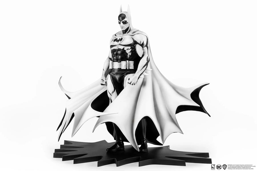 Batman Black & White Version (PX Exclusive) - LIMITED EDITION: 2000 (Black & White Version) – PureArts – ActionFigure Brasil