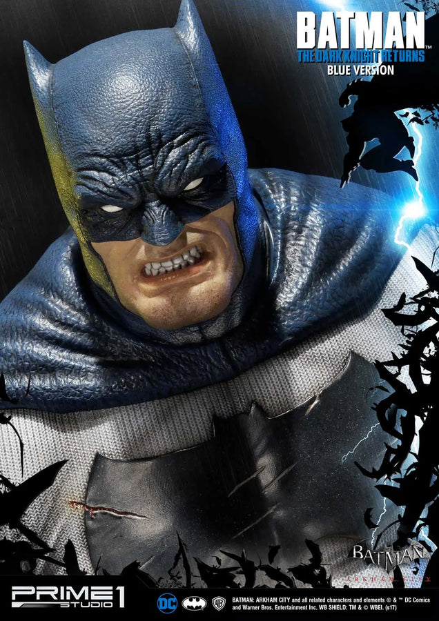 Batman (Blue Version) Batman: Arkham City (The Dark Knight Returns) – Prime1Studio – ActionFigure Brasil
