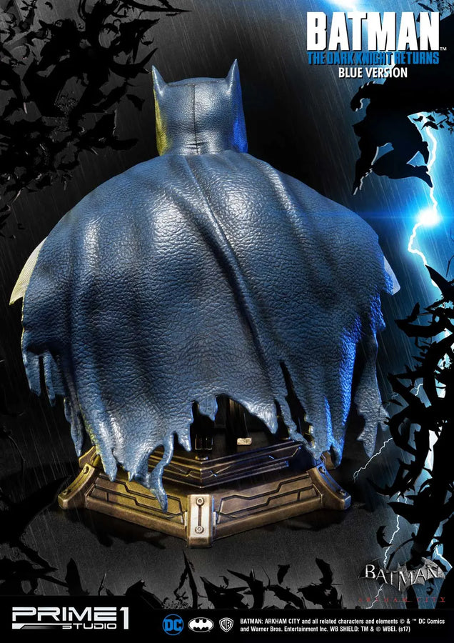 Batman (Blue Version) Batman: Arkham City (The Dark Knight Returns) – Prime1Studio – ActionFigure Brasil