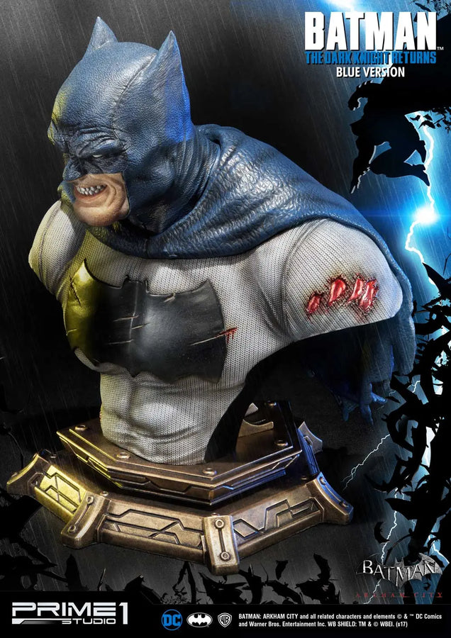 Batman (Blue Version) Batman: Arkham City (The Dark Knight Returns) – Prime1Studio – ActionFigure Brasil