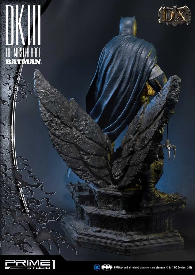 Batman (Deluxe Version) Batman Dark Knight III The Master Race (Comics) – Prime1Studio – ActionFigure Brasil