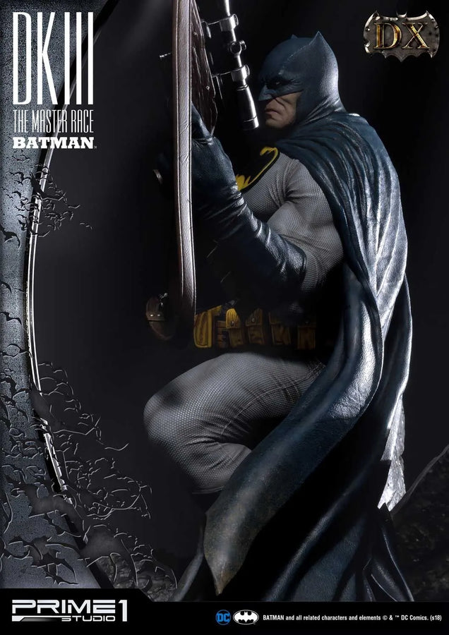 Batman (Deluxe Version) Batman Dark Knight III The Master Race (Comics) – Prime1Studio – ActionFigure Brasil