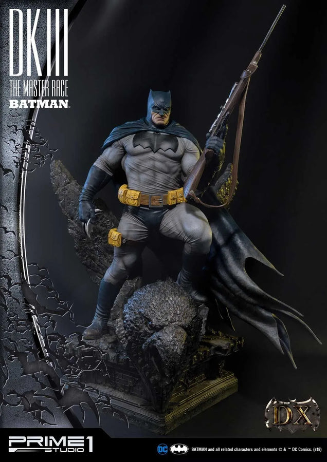 Batman (Deluxe Version) Batman Dark Knight III The Master Race (Comics) – Prime1Studio – ActionFigure Brasil