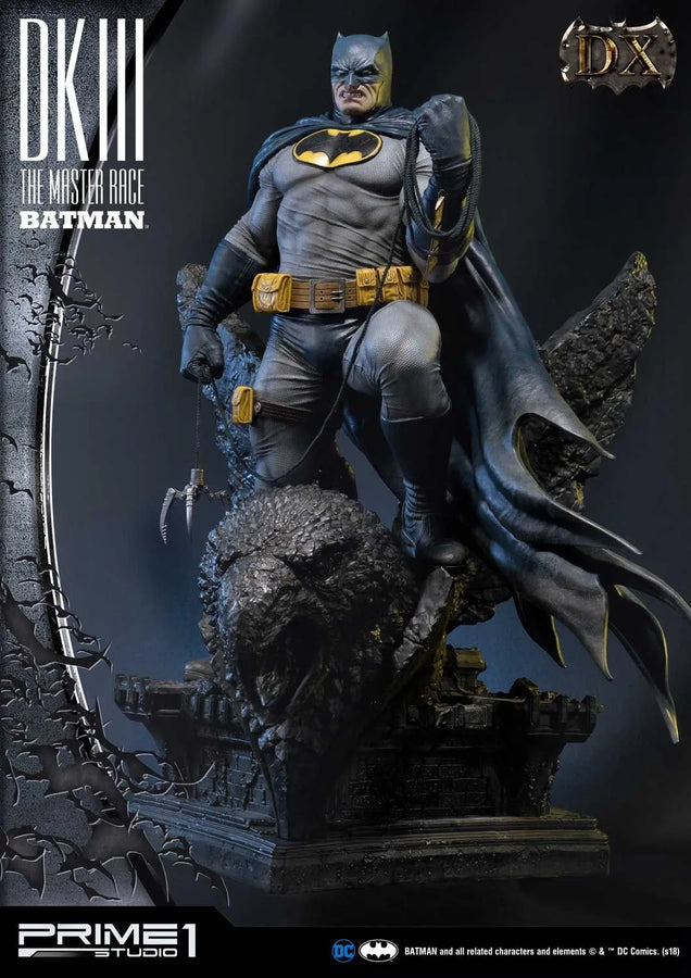 Batman (Deluxe Version) Batman Dark Knight III The Master Race (Comics) – Prime1Studio – ActionFigure Brasil