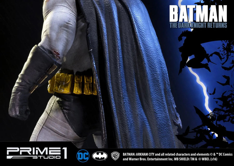 Batman (Exclusive Version) Batman: Arkham City (The Dark Knight Returns) – Prime1Studio – ActionFigure Brasil