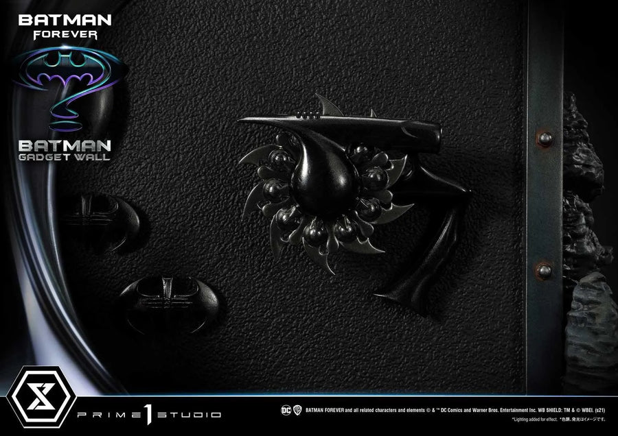 Batman Gadget Wall (Regular Version) Batman Forever – Prime1Studio – ActionFigure Brasil