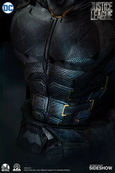 Batman - LIMITED EDITION: 600 – Infinity Studio X Penguin Toys – ActionFigure Brasil — iluminação de estúdio