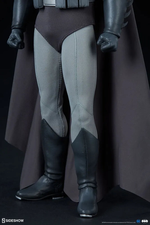 Batman (Noir Version) - LIMITED EDITION: 500 – Sideshow Collectibles – ActionFigure Brasil