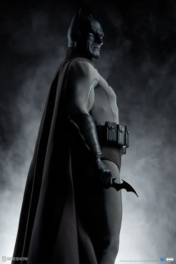 Batman (Noir Version) - LIMITED EDITION: 500 – Sideshow Collectibles – ActionFigure Brasil