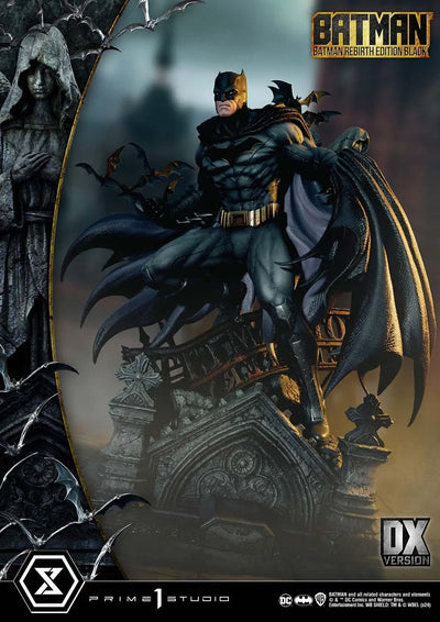 Batman Rebirth Edition Black (Deluxe Bonus Version) - LIMITED EDITION: 80 (Black - Deluxe Bonus Version) – Prime 1 Studio – ActionFigure Brasil — com base expositora
