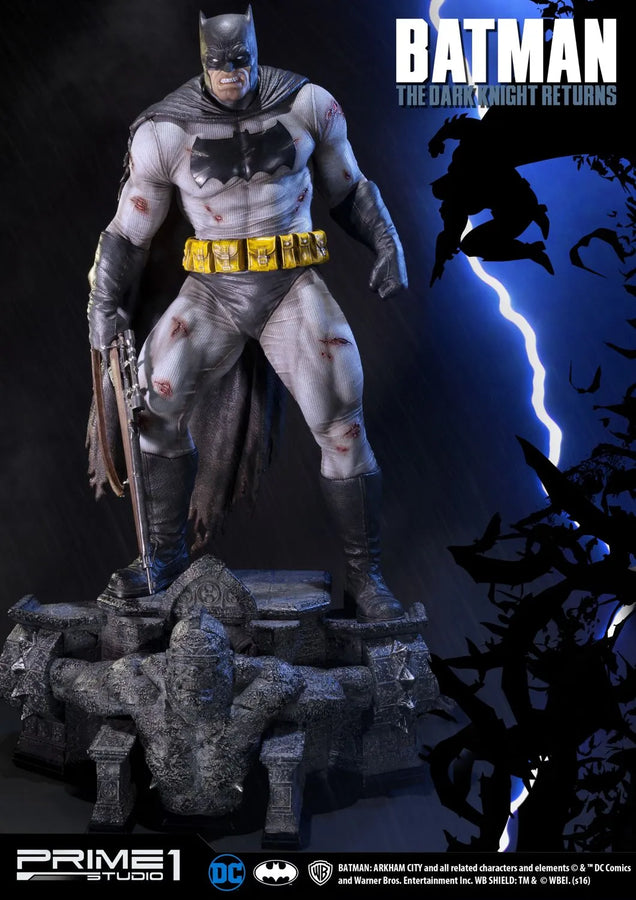 Batman (Regular Version) Batman: Arkham City – Prime1Studio – ActionFigure Brasil