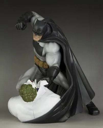 Batman: The Dark Knight Returns - Batman - Joker - ARTFX Statue - 1/6 - Hunt the Dark Knight (Kotobukiya)ㅤ – Kotobukiya – ActionFigure Brasil