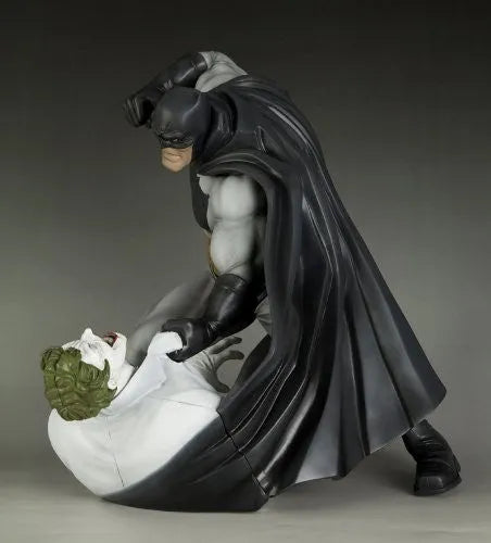 Batman: The Dark Knight Returns - Batman - Joker - ARTFX Statue - 1/6 - Hunt the Dark Knight (Kotobukiya)ㅤ – Kotobukiya – ActionFigure Brasil