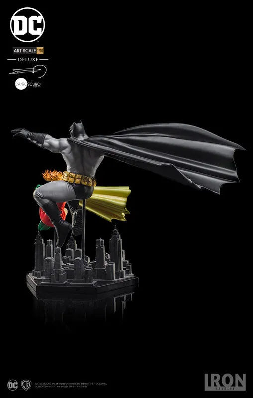 Batman: The Dark Knight Returns - Batman & Robin Deluxe 1/10 Art Scale Statue(Provisional Pre-order)ㅤ – IRON STUDIOS – ActionFigure Brasil