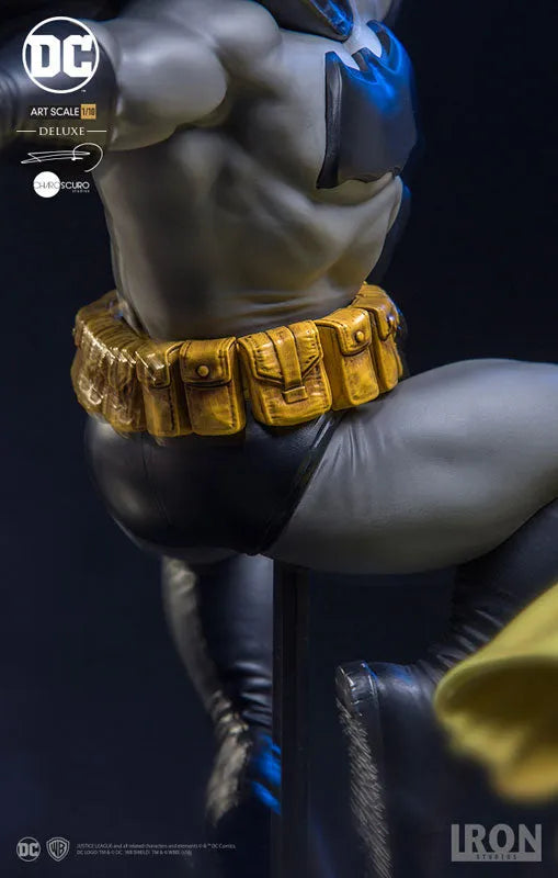 Batman: The Dark Knight Returns - Batman & Robin Deluxe 1/10 Art Scale Statue(Provisional Pre-order)ㅤ – IRON STUDIOS – ActionFigure Brasil