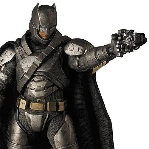 Batman v Superman: Dawn of Justice - Batman - Mafex No.023 - Armored (Medicom Toy)ㅤ – Medicom Toy – ActionFigureBrasil