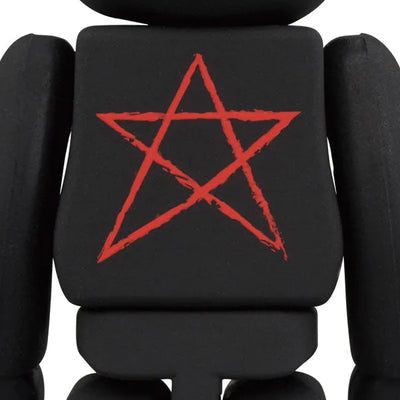 BE@RBRICK ONE CUT OF THE DEAD "One Cut of the Dead"ㅤ – Puella Magi Madoka Magica – ActionFigureBrasil — ângulo diferente