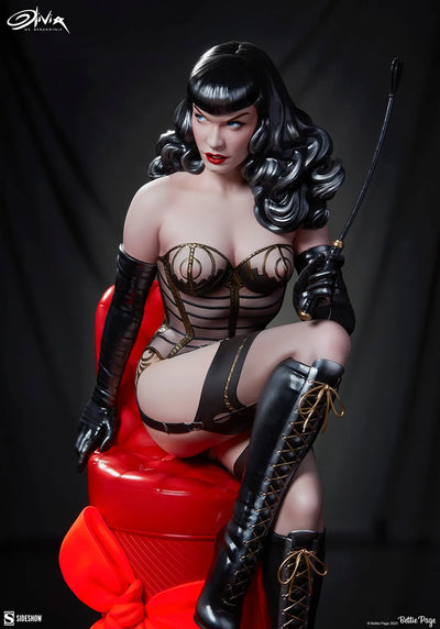 Bettie Page: Love Hurts - LIMITED EDITION: 450 – Sideshow Collectibles – ActionFigure Brasil — acessórios