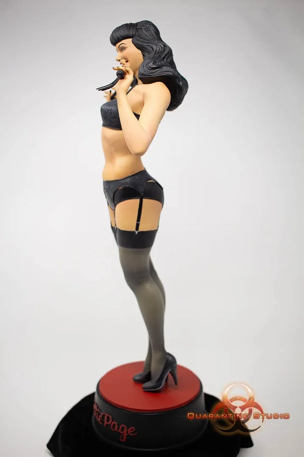 Bettie Page – Quarantine Studio – ActionFigure Brasil