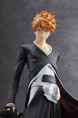 Bleach - Kurosaki Ichigo - G.E.M. - 1/8 - Bankai ver. (MegaHouse)ㅤ – MegaHouse – ActionFigure Brasil — ambientada