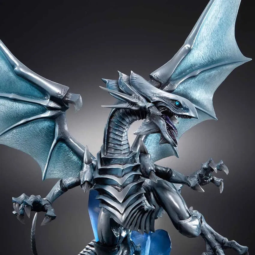 Blue-Eyes White Dragon (Holographic Edition) – MegaHouse – ActionFigure Brasil