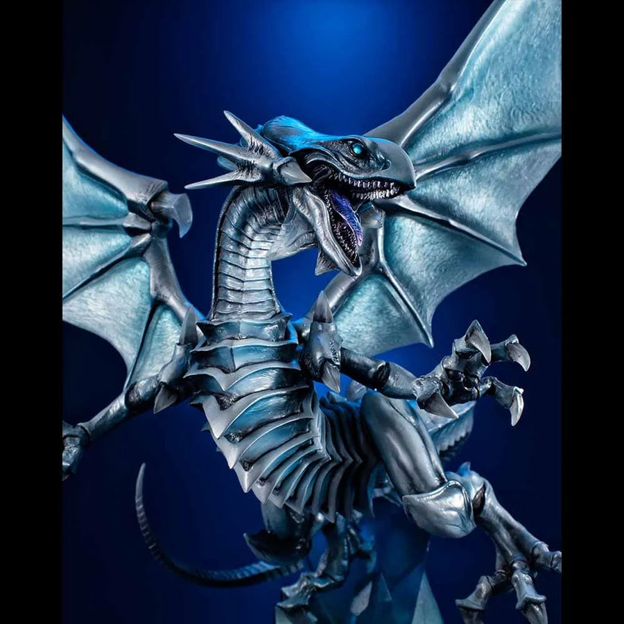 Blue-Eyes White Dragon (Holographic Edition) – MegaHouse – ActionFigure Brasil